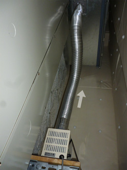空調機に消臭器を接続
