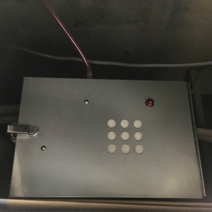 天むす製造工場の揚げ物臭