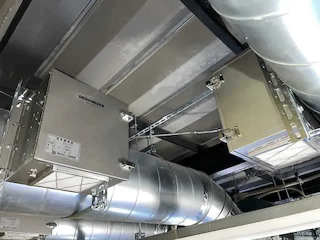 ダクトに複数設置した中和消臭器DC-4SⅡ