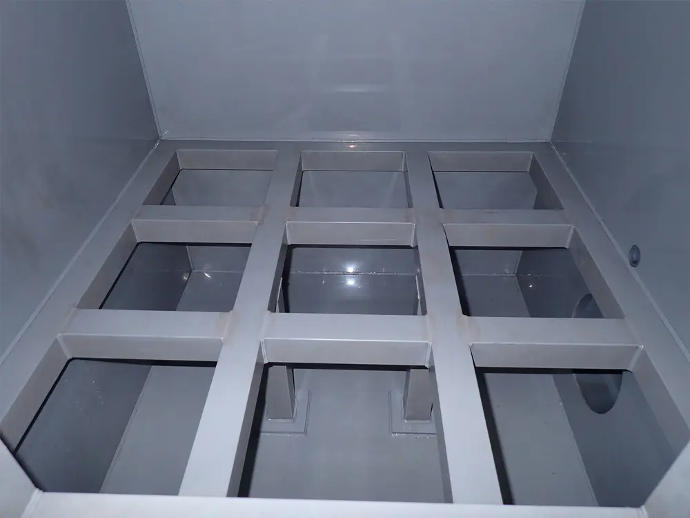 タンデム型脱臭器TDM-7CPの内部