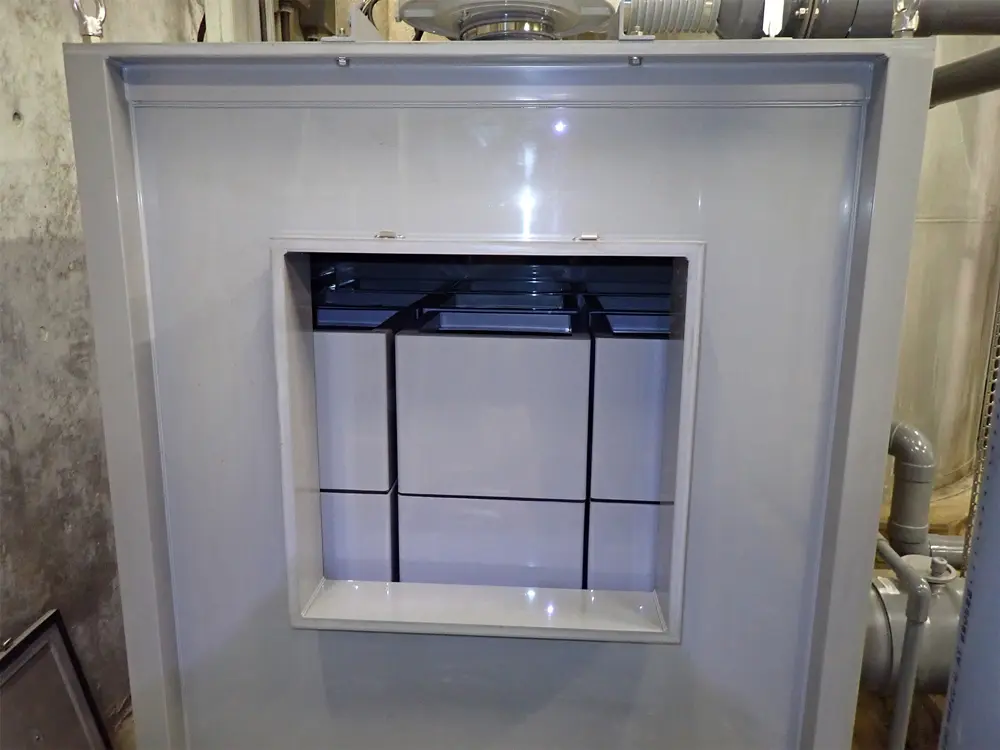 脱臭器に収納したヨウ素炭カートリッジ