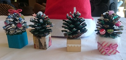まつぼっくりで香るクリスマスツリー 香り演出の日本デオドール